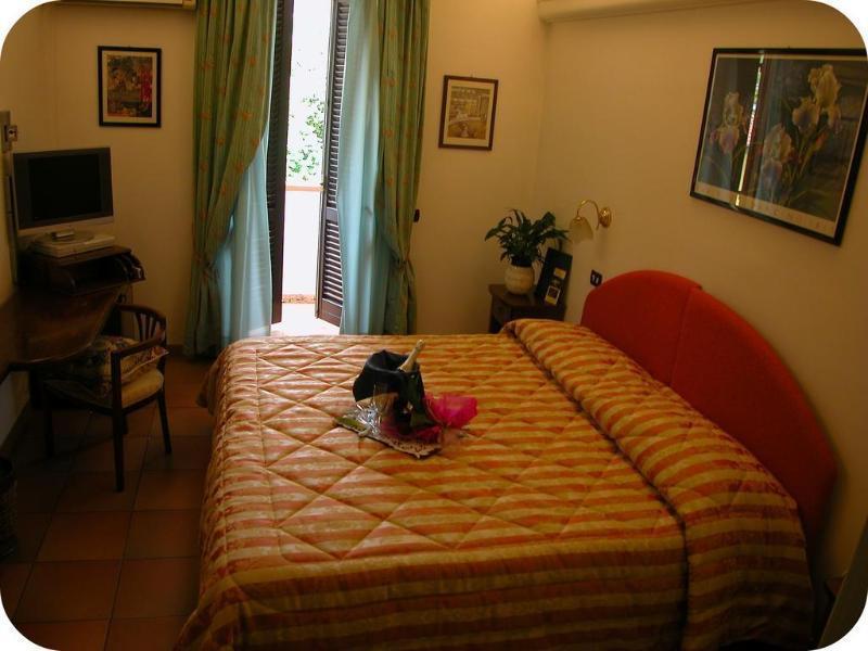 Santa Maria Giudice Hotel Ristorante Da Carlos מראה חיצוני תמונה